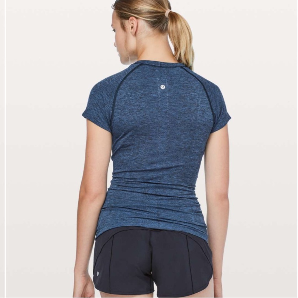 Lululemon Swiftly Tech Short Sleeve Crew in Cyber Blue / Black